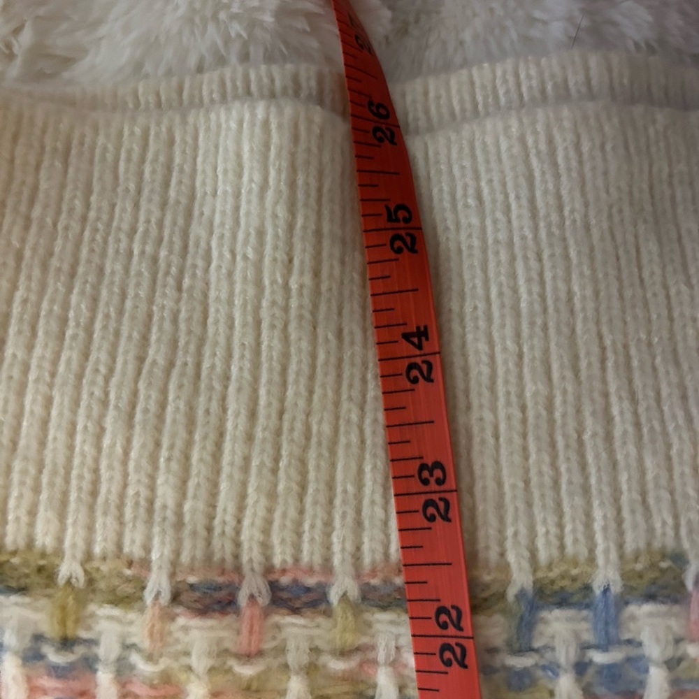 NWT Stylish Boutique Cream and Multicolor Patterned Sweater - Picture 5 of 6